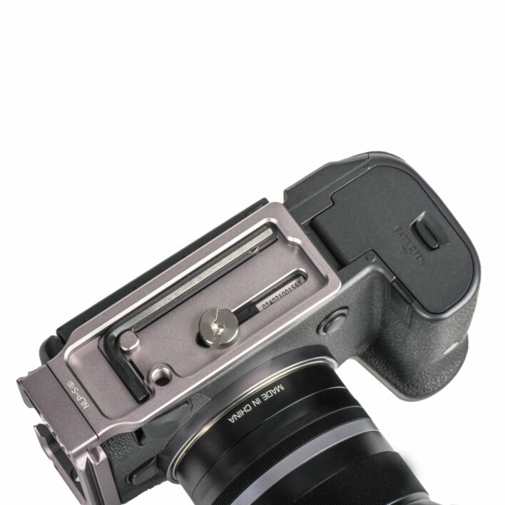 NiSi PRO NLP-SG Adjustable L Bracket for Camera with Flip Out Screen (Tripod mount point at the front of the camera base) Camera Brackets and Quick Release Plates | NiSi Filters Australia | 12